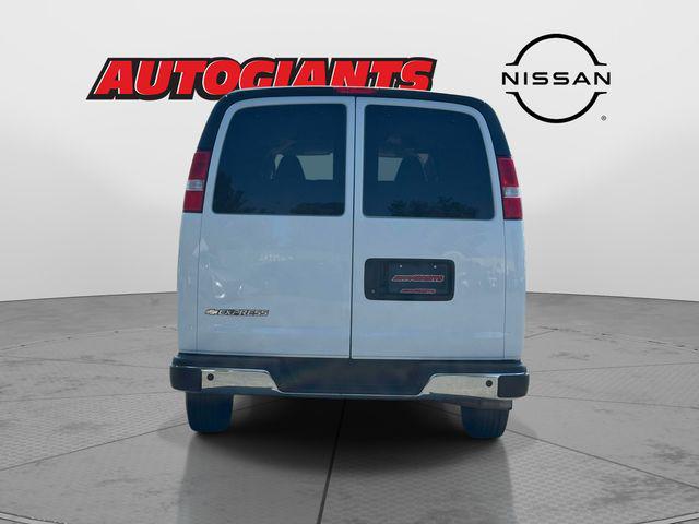 2024 Chevrolet Express Passenger RWD 3500 Extended Wheelbase LT
