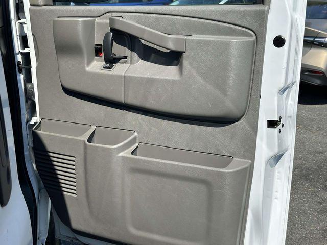 2024 Chevrolet Express Passenger RWD 3500 Extended Wheelbase LT