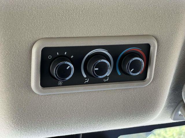 2024 Chevrolet Express Passenger RWD 3500 Extended Wheelbase LT