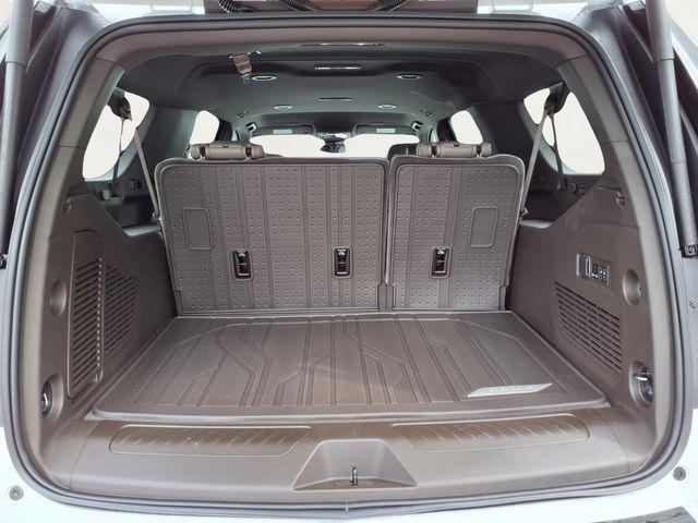 2026 Chevrolet Suburban LT, 4WD