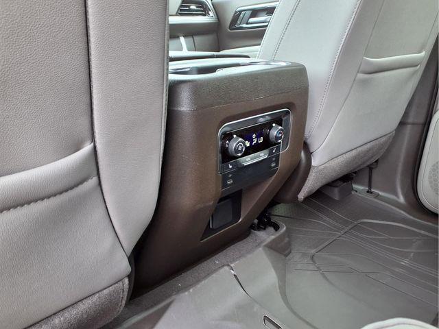 2026 Chevrolet Suburban LT, 4WD