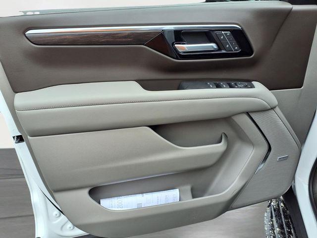 2026 Chevrolet Suburban LT, 4WD