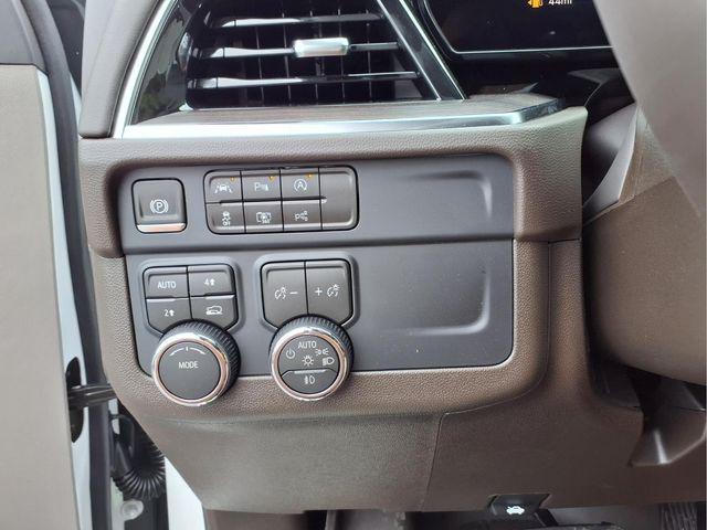 2026 Chevrolet Suburban LT, 4WD