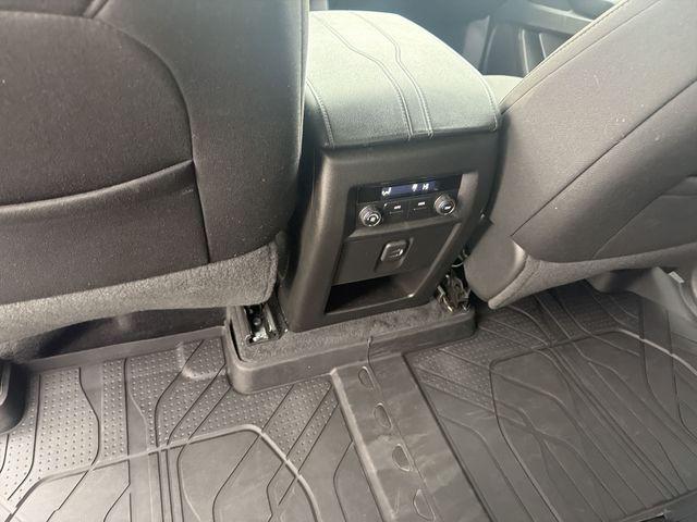 2023 Chevrolet Traverse AWD LT Cloth