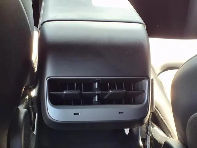 2024 Tesla Model Y Long Range Single Motor Rear-Wheel Drive
