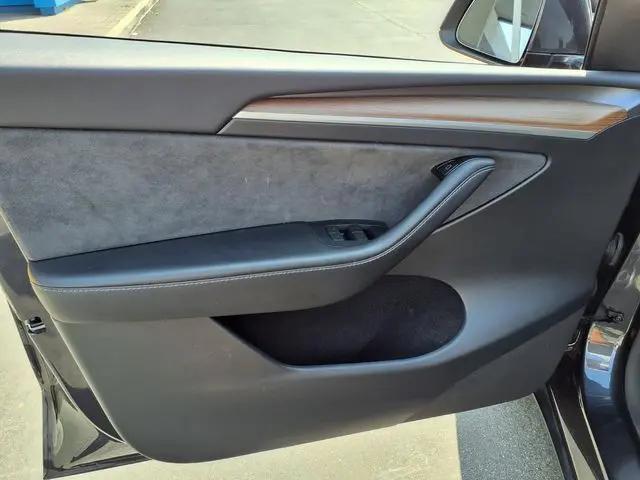 2024 Tesla Model Y Long Range Single Motor Rear-Wheel Drive