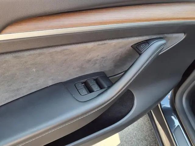2024 Tesla Model Y Long Range Single Motor Rear-Wheel Drive