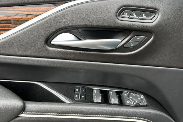 2023 Cadillac Escalade ESV 4WD Premium Luxury