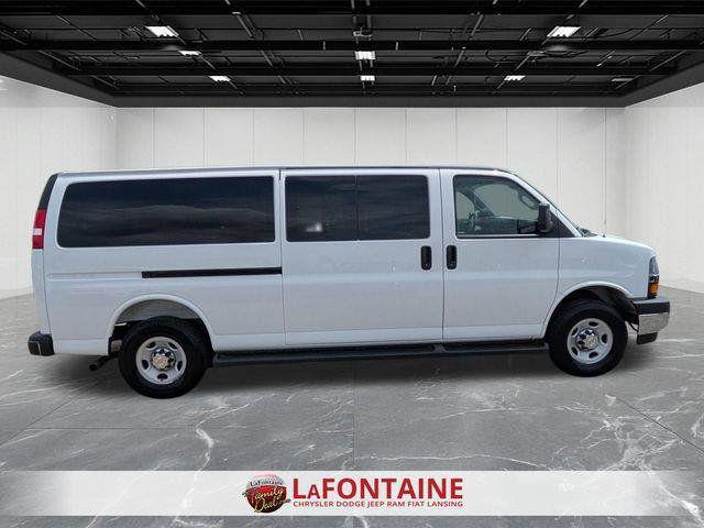 2025 Chevrolet Express Passenger RWD 3500 Extended Wheelbase LT