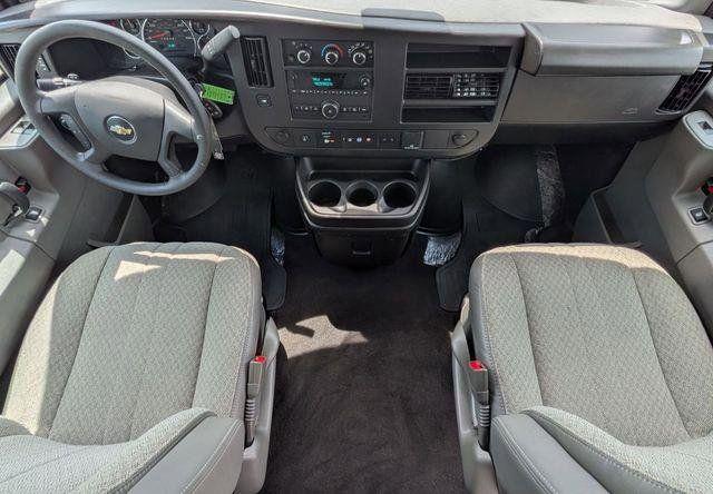 2025 Chevrolet Express Passenger RWD 3500 Extended Wheelbase LT