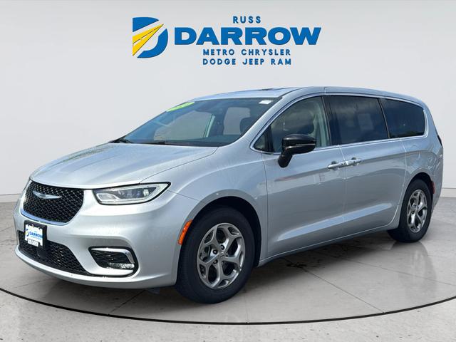 2024 Chrysler Pacifica Limited for sale in Milwaukee, WI