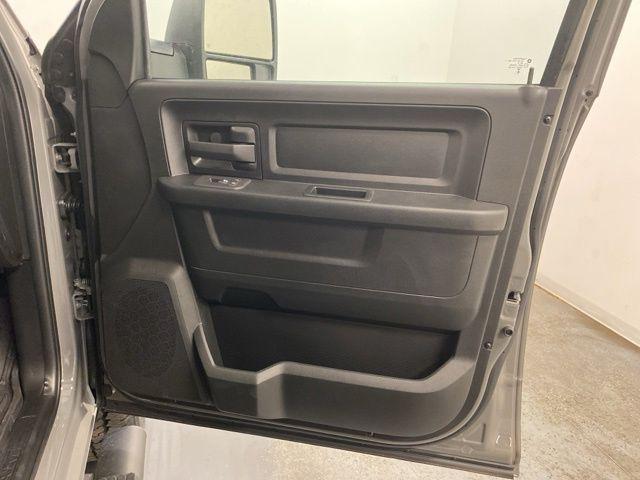 2026 Ram 2500 Black Express Crew Cab 4x4 6'4" Box