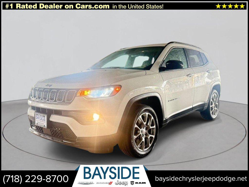 Bright White Clearcoat 2023 Jeep Compass Latitude Lux 4WD SUV / Crossover Four-Wheel Drive Automatic
