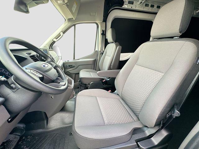 2025 Ford Transit Cargo Van Base
