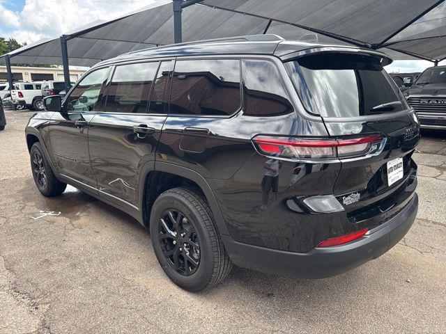 2026 Jeep Grand Cherokee L Altitude 4x2