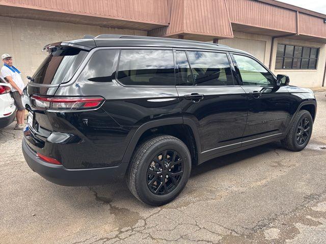 2026 Jeep Grand Cherokee L Altitude 4x2