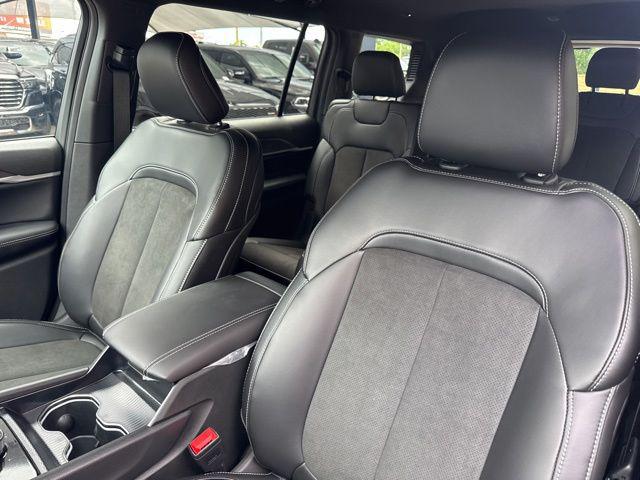 2026 Jeep Grand Cherokee L Altitude 4x2