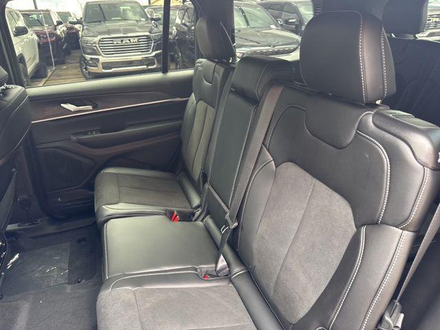 2026 Jeep Grand Cherokee L Altitude 4x2