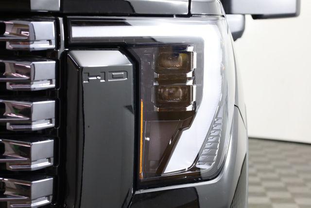2026 GMC Sierra 2500HD Crew Cab, Standard Bed, Denali Ultimate, 4WD