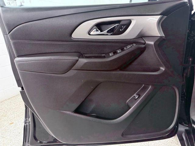 2023 Chevrolet Traverse AWD LT Cloth