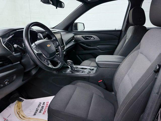 2023 Chevrolet Traverse AWD LT Cloth