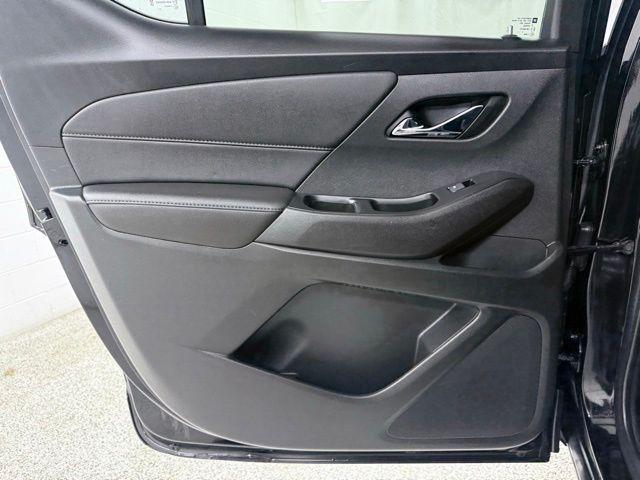2023 Chevrolet Traverse AWD LT Cloth