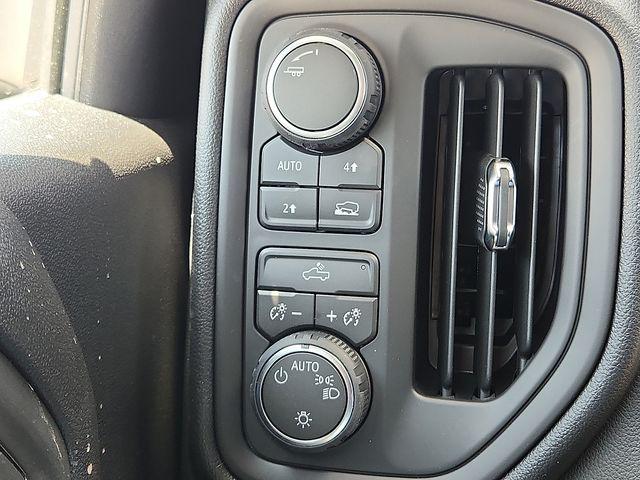 2026 Chevrolet Silverado 1500 4WD Crew Cab Short Bed Custom
