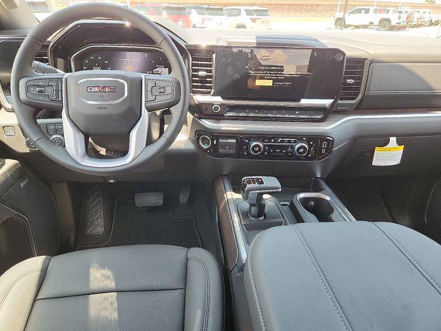 2026 GMC Sierra 1500 Crew Cab, Short Bed, SLT, RWD