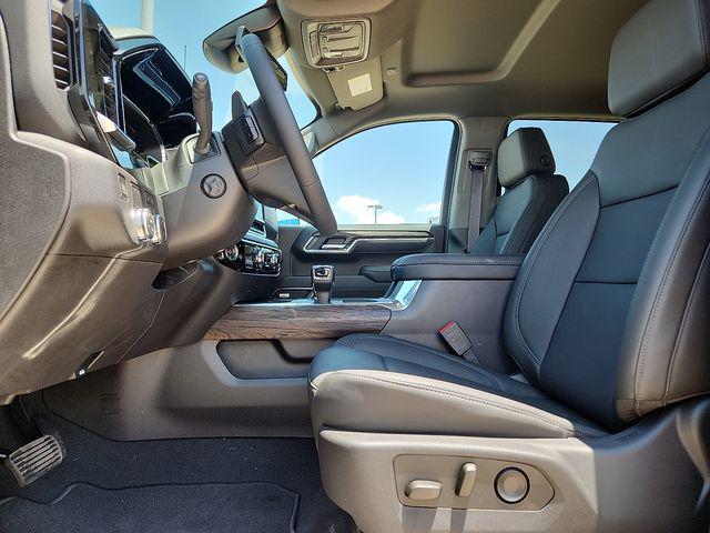 2026 GMC Sierra 1500 Crew Cab, Short Bed, SLT, RWD