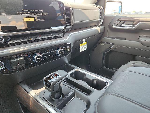 2026 GMC Sierra 1500 Crew Cab, Short Bed, SLT, RWD