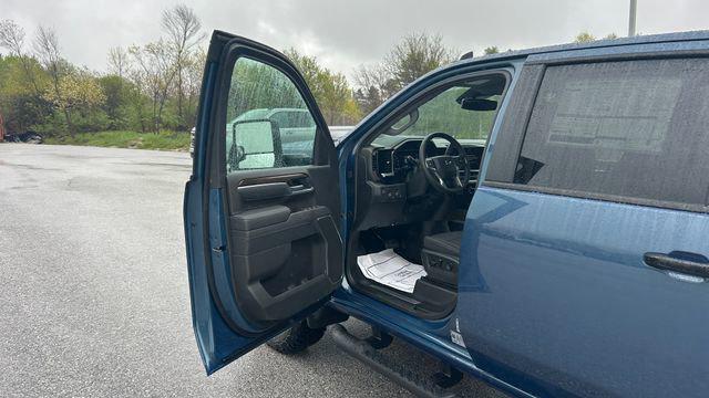 2026 Chevrolet Silverado 2500HD Crew Cab, Standard Bed, LT, 4WD