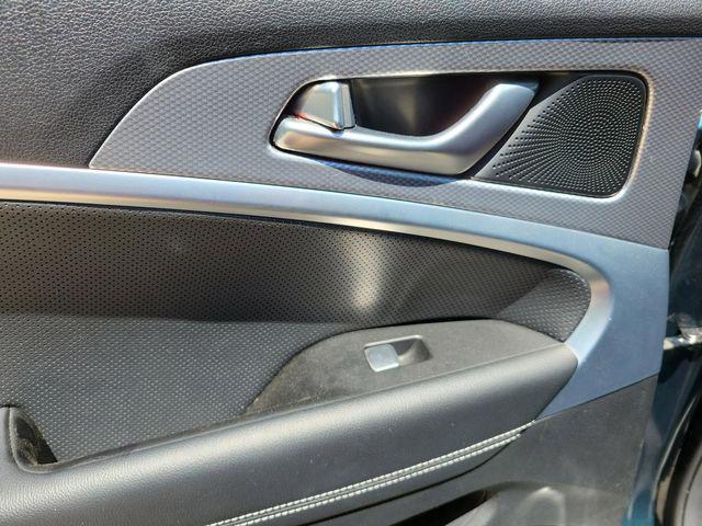 2022 Genesis G70 2.0T RWD
