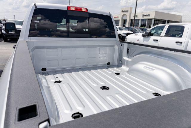 2026 Ram 2500 Black Express Crew Cab 4x4 6'4" Box