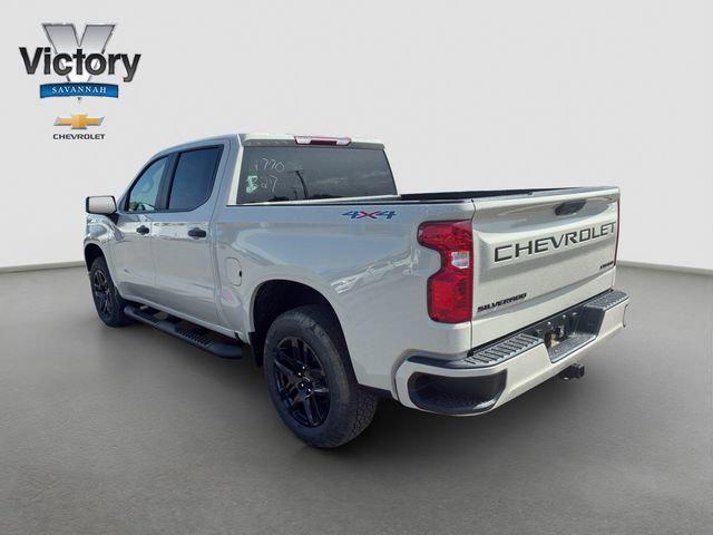 2026 Chevrolet Silverado 1500 4WD Crew Cab Short Bed Custom