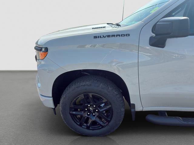 2026 Chevrolet Silverado 1500 4WD Crew Cab Short Bed Custom