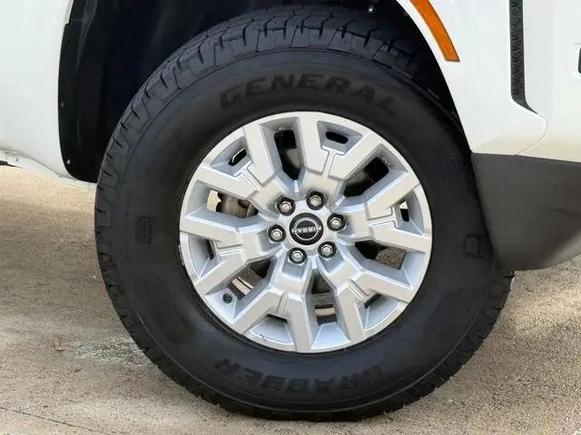 2022 Nissan Frontier Crew Cab SV 4x4
