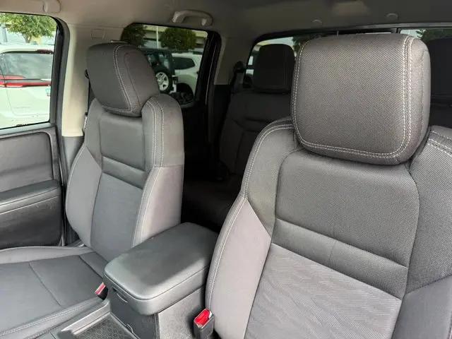 2022 Nissan Frontier Crew Cab SV 4x4