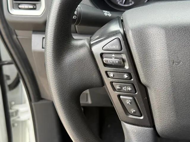 2022 Nissan Frontier Crew Cab SV 4x4