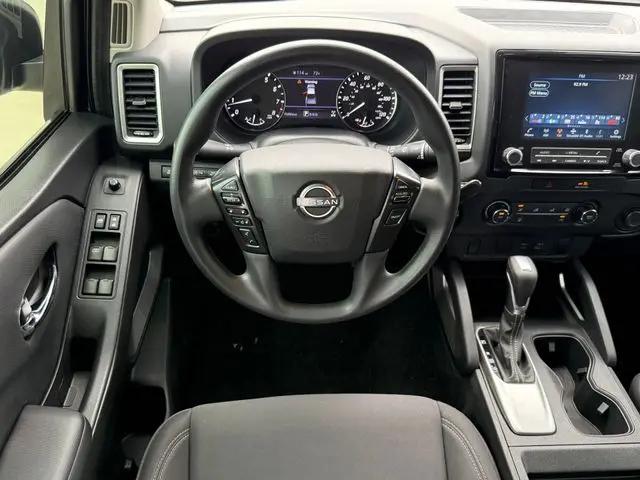 2022 Nissan Frontier Crew Cab SV 4x4