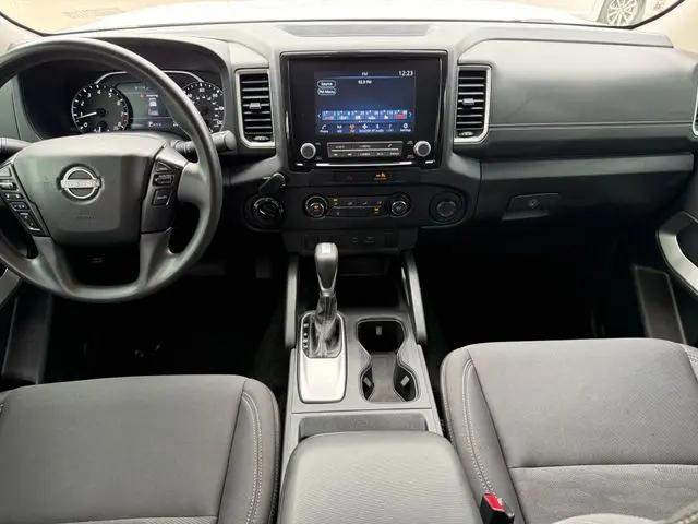 2022 Nissan Frontier Crew Cab SV 4x4