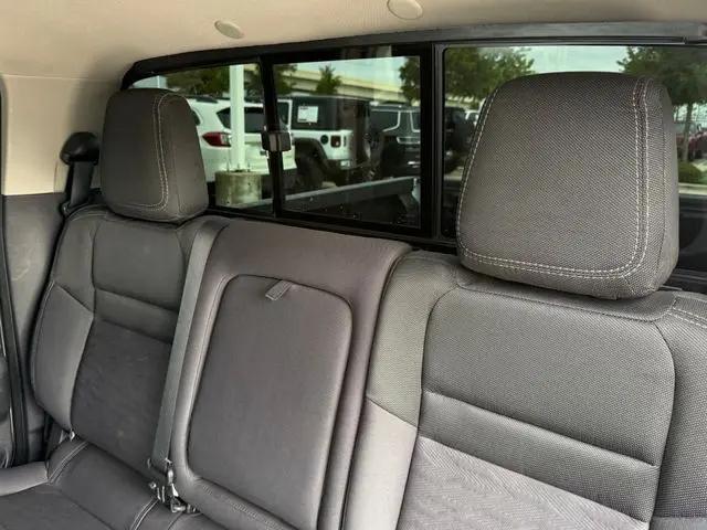 2022 Nissan Frontier Crew Cab SV 4x4