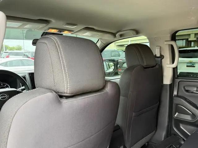 2022 Nissan Frontier Crew Cab SV 4x4