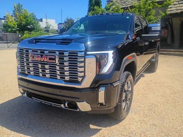 2024 GMC Sierra 2500HD 4WD Crew Cab Standard Bed Denali