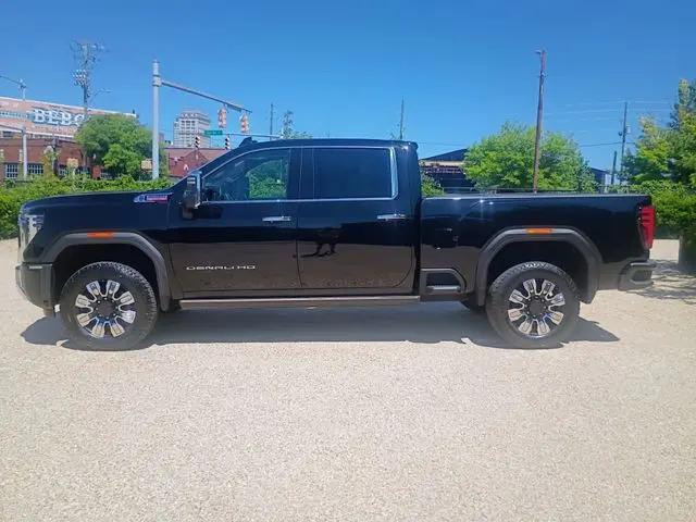 2024 GMC Sierra 2500HD 4WD Crew Cab Standard Bed Denali