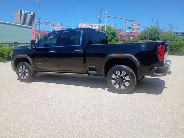 2024 GMC Sierra 2500HD 4WD Crew Cab Standard Bed Denali