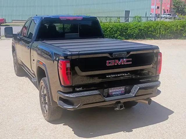 2024 GMC Sierra 2500HD 4WD Crew Cab Standard Bed Denali