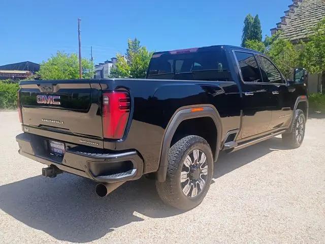 2024 GMC Sierra 2500HD 4WD Crew Cab Standard Bed Denali