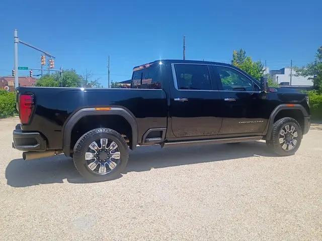 2024 GMC Sierra 2500HD 4WD Crew Cab Standard Bed Denali