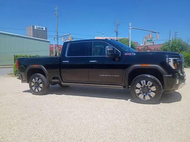 2024 GMC Sierra 2500HD 4WD Crew Cab Standard Bed Denali