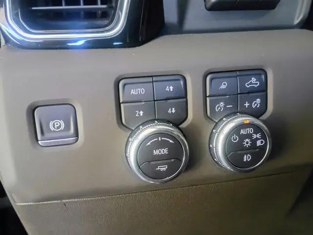 2024 GMC Sierra 2500HD 4WD Crew Cab Standard Bed Denali